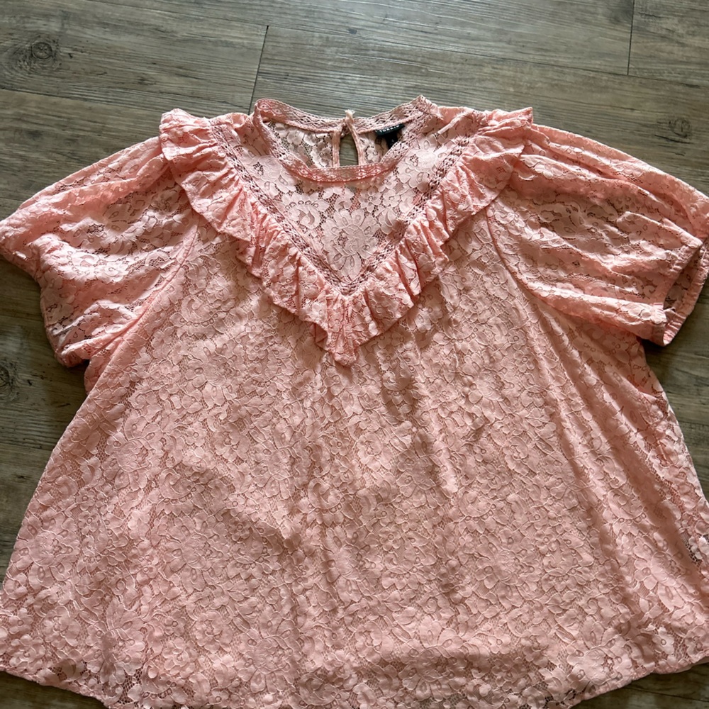Pink lace Torrid top